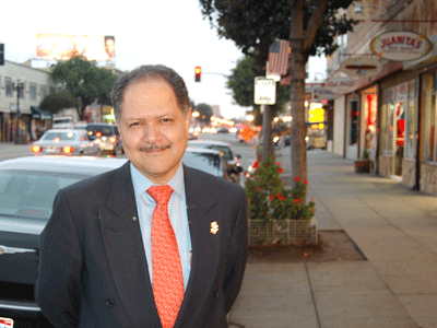 Embajador Carlos Félix Corona, Cónsul General de México en San Francisco.