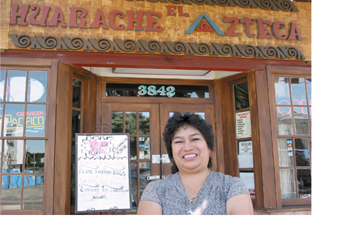 Eva Saavedra, dueña del restaurante Huarache Azteca en Oakland.