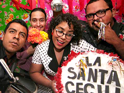 La Santa Cecilia se considera un grupo dentro del movimiento de músicos Latinos en California de finales del Siglo XX que buscan una mayor variedad de tradiciones musicales más allá de sus antepasados para crear una nueva estética Pan-Latina.