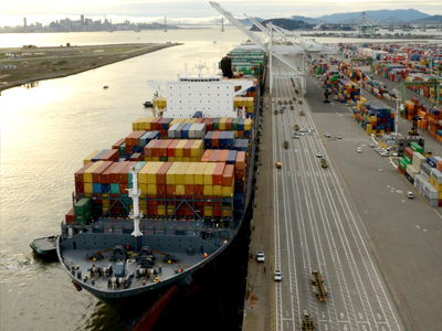 El barco MSC Fabiola es el carguero más grande que a la fecha haya anclado en el Norte de California. Foto: Cortesía del Puerto de Oakland.