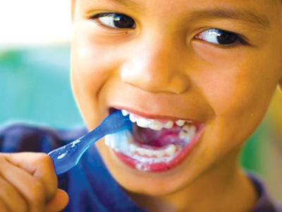 A pesar de que la caries dental es la enfermedad infantil crónica más frecuente en los Estados Unidos, 75 por ciento de los padres informan que sus hijos a veces o con frecuencia olvidan cepillarse los dientes, según una encuesta nacional divulgada por el Ad Council.