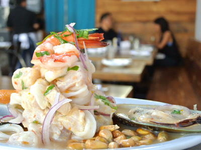 El ceviche en el restaurante Mochica es muy fresco, además de ser una combinación única de pescado, mejillones, almejas y camarón.