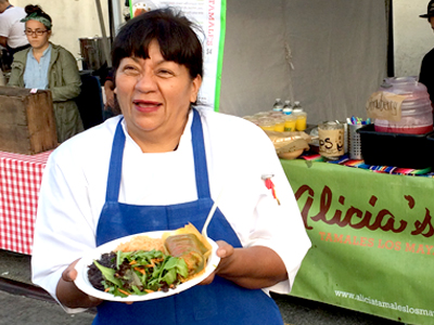 Para Alicia Villanueva Castañeda, los mejores tamales están rellenos de amor. 