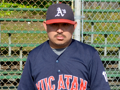 Miguel Nic knocks in a winning run for the baseball team of the small town of Maní, Yucatán to beat the Halachó (another town) team, 9-8. Photo: Oxkutzcab.com.