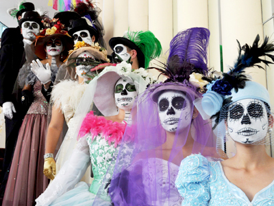 El sábado 1º de noviembre a las 2:00 pm la Sinfónica de San Francisco celebra la cultura y la comunidad latinas con música y festividades para todas las edades en el Séptimo Concierto Comunitario Anual del Día de los Muertos.