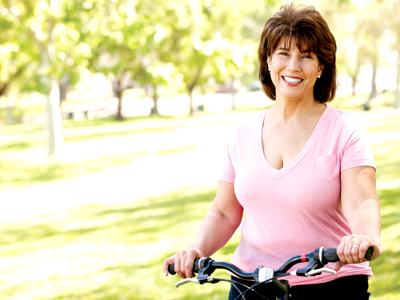 Aun si estas en tus 50s, 60s o aun mayor – aun si estas demasiado obeso (a), sufres de presión arterial alta, colesterol alto o diabetes, aun incluso si te has permitido mantener una dieta de malos hábitos o nunca has dado un paso dentro de un gimnasio o caminado para ejercitarte, nunca es demasiado tarde.